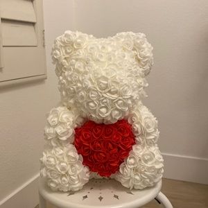 Face roses bear